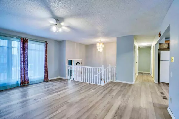 Calgary, AB T2J4P6,515 Queensland CIR Southeast