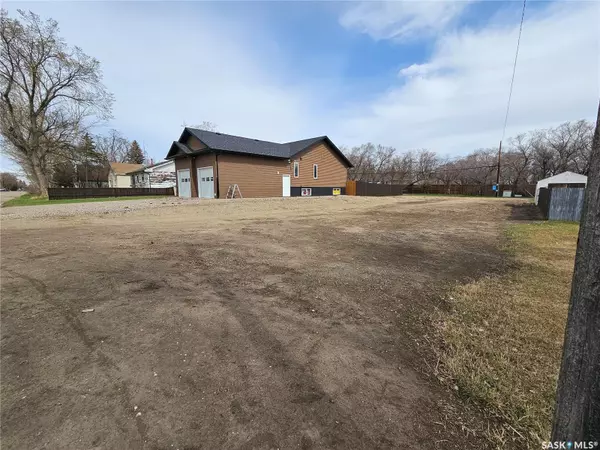 Unity, SK S0K 4L0,549 5th AVENUE E