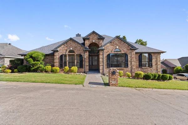 8419 Golf Club Circle, Fort Worth, TX 76179