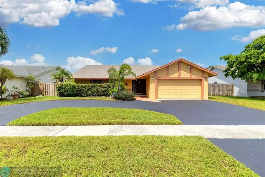 9541 NW 31st Pl, Sunrise, FL 33351