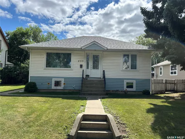 255 21st STREET W, Prince Albert, SK S6V 4J1