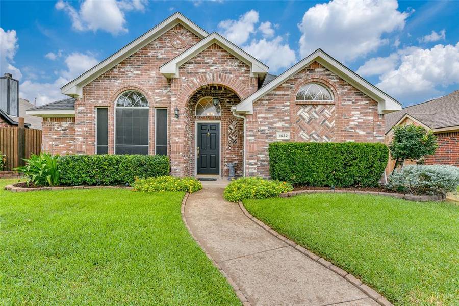 7022 Charleston Drive, Rowlett, TX 75089