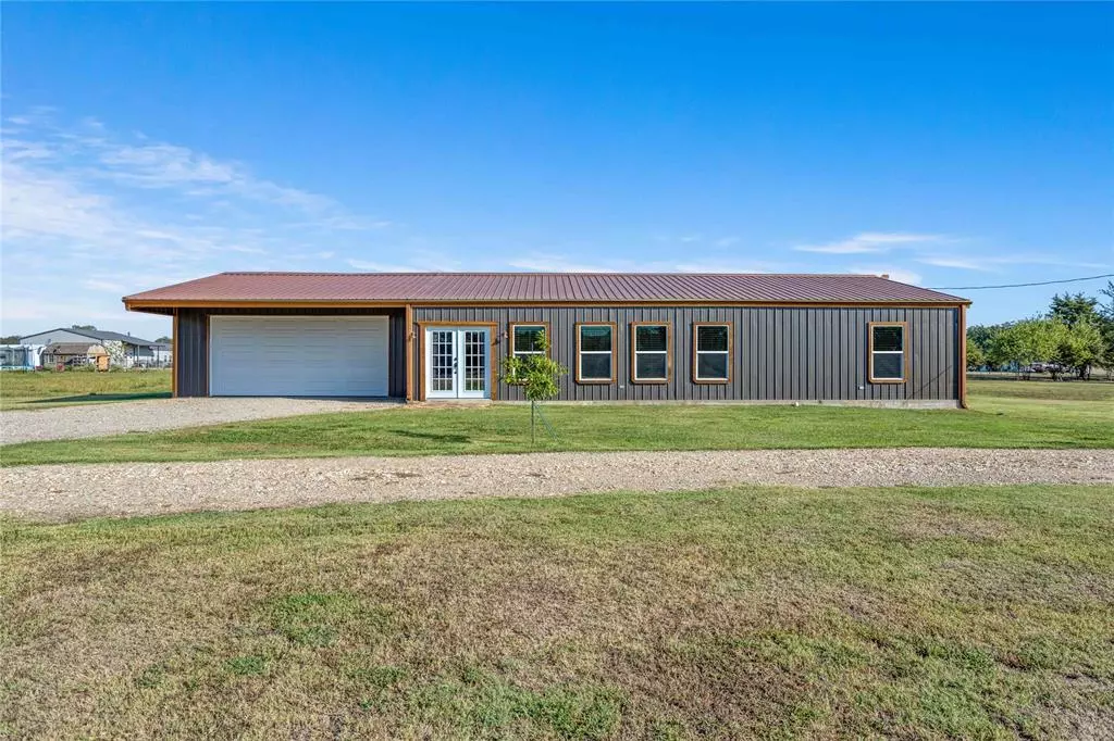 Sumner, TX 75486,594 County Road 35500