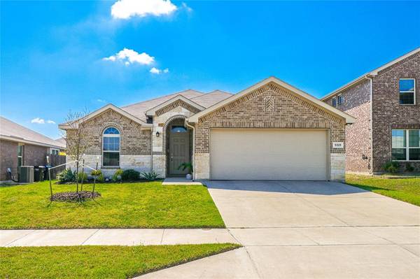 5325 Brentlawn Drive, Fort Worth, TX 76179