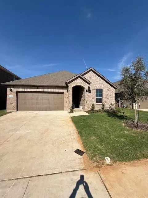 8165 Trudy Trail, Fort Worth, TX 76120