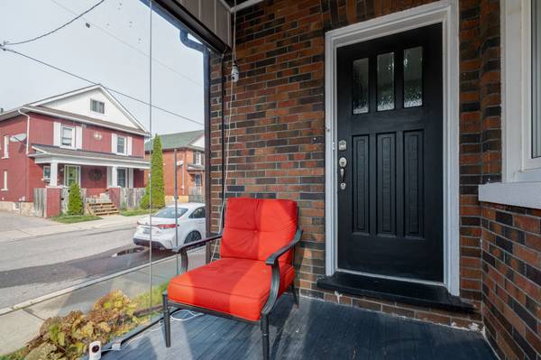 Oshawa, ON L1H 4Y3,62 Harold ST