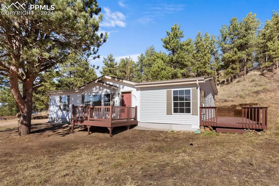 153 Circle DR, Florissant, CO 80816