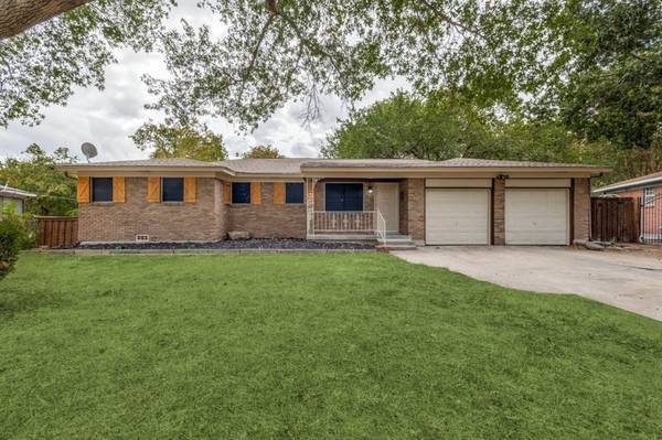 7504 Oxley Drive, Richland Hills, TX 76118