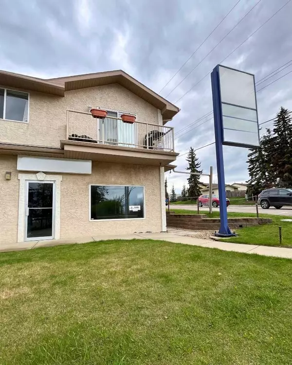 4920 45 AVE #1, Sylvan Lake, AB T4S 1J9