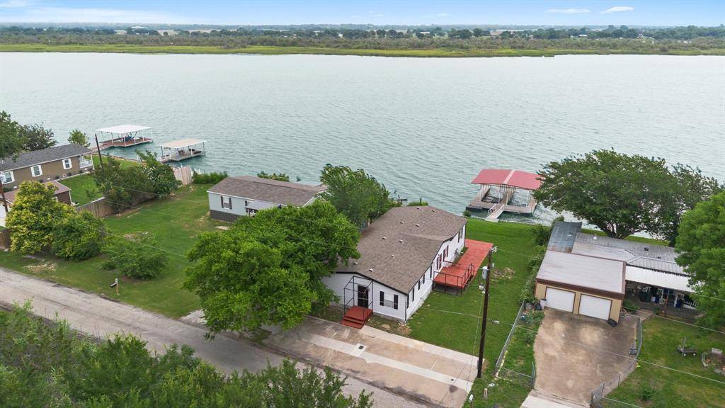 5821 Parkside Court, Granbury, TX 76048