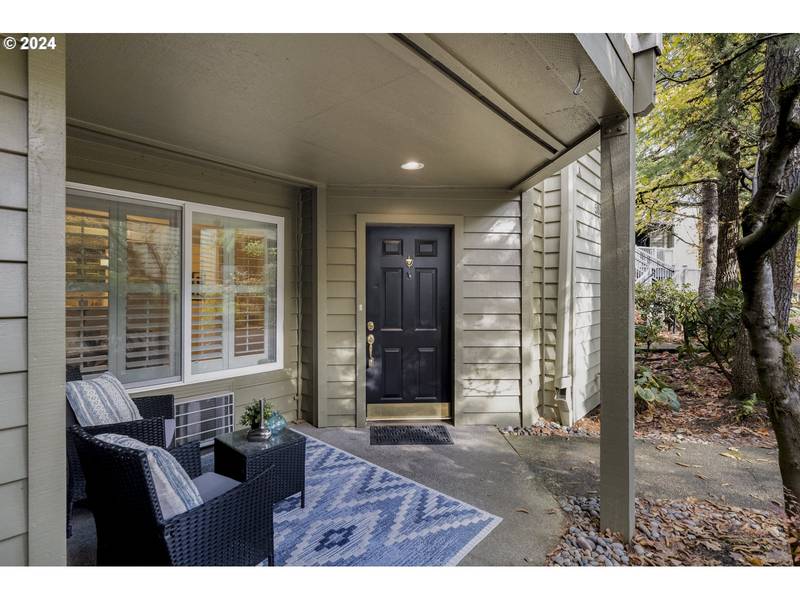 5061 Foothills DR #B, Lake Oswego, OR 97034