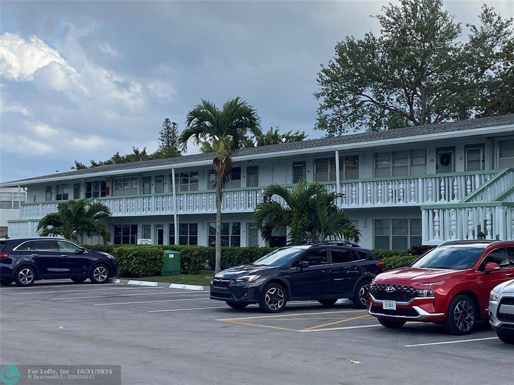 Deerfield Beach, FL 33442,108 Lyndhurst E  #108