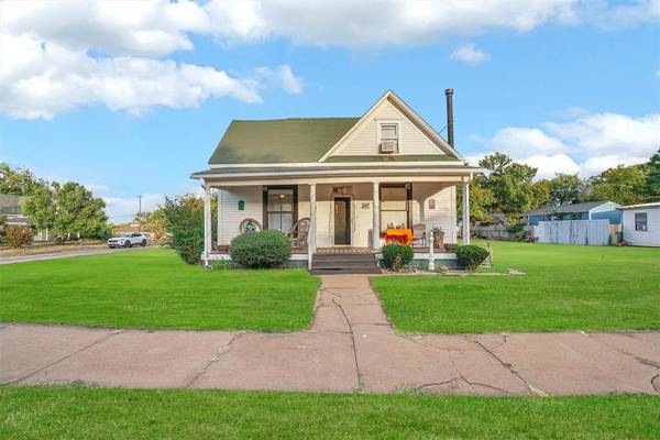 621 N Temple Street, Cordell, OK 73632