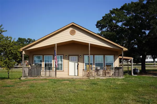 125 Robles Lane, Alvord, TX 76225