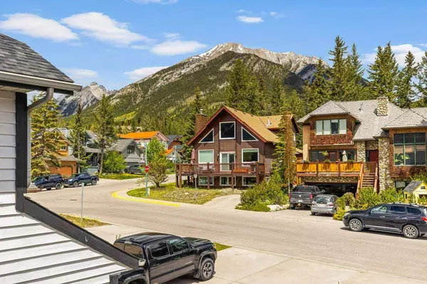 Canmore, AB T1W 1G5,3 Ridge RD