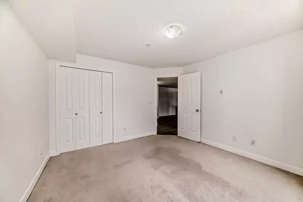 Calgary, AB T3K 0M3,60 Panatella Street NW #3205