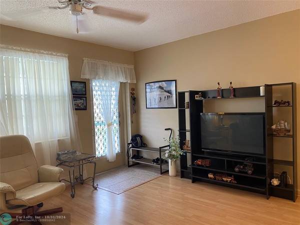 Deerfield Beach, FL 33442,108 Lyndhurst E  #108