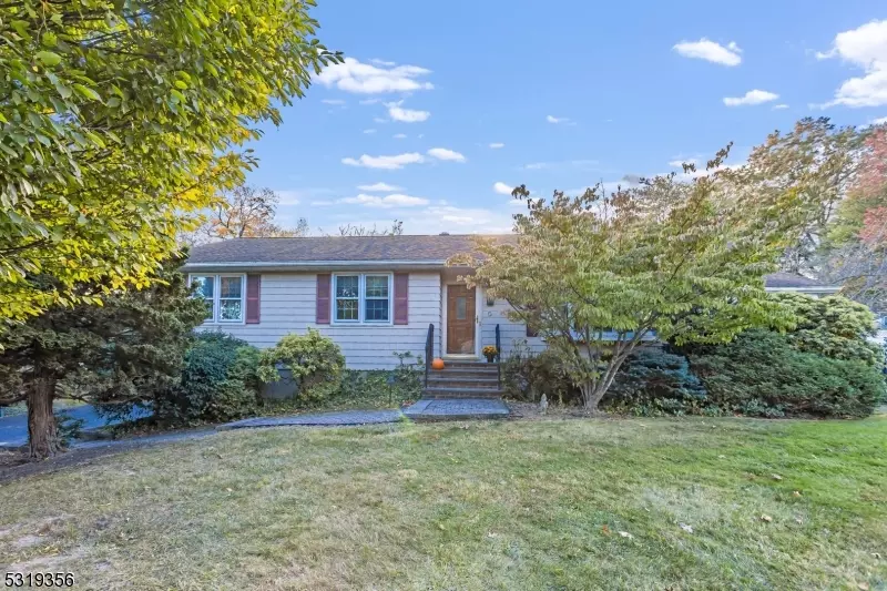 1 Woodcrest Rd, Hanover Twp., NJ 07981