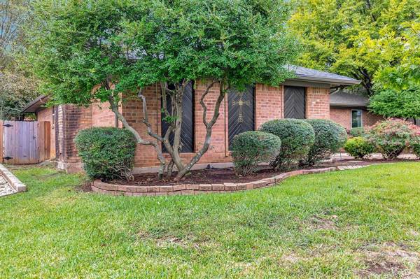 Hurst, TX 76054,733 Highland Park Drive