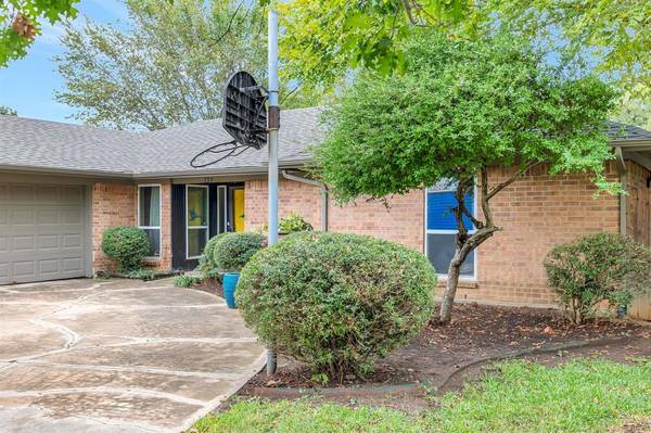 Hurst, TX 76054,733 Highland Park Drive