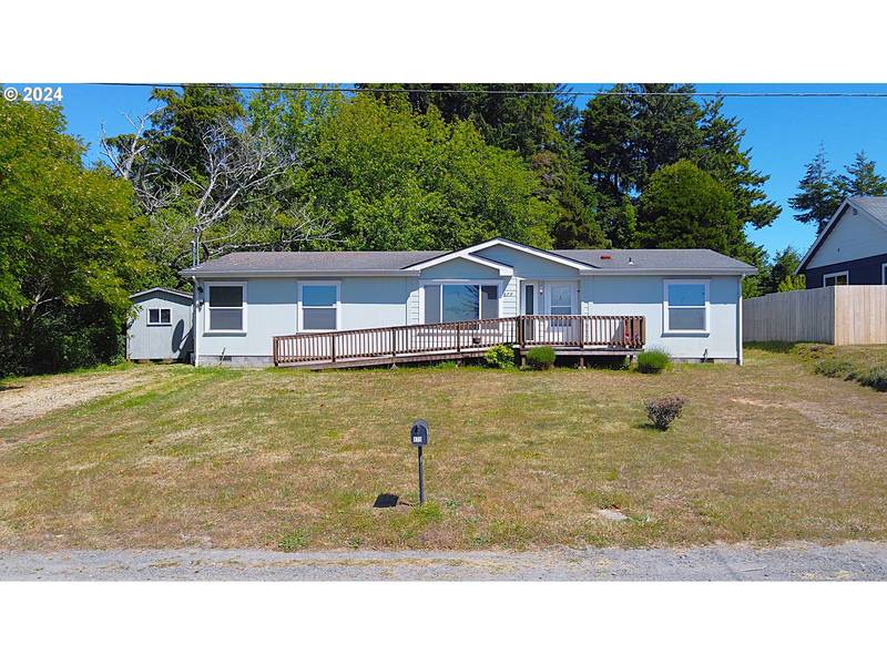 879 S MARPLE ST, Coos Bay, OR 97420