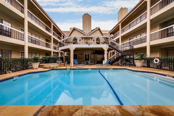 4800 W Lovers Lane #208,  Dallas,  TX 75209