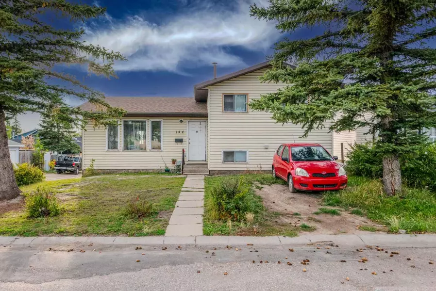 144 castleridge road Northeast, Calgary, AB T3J 2B7