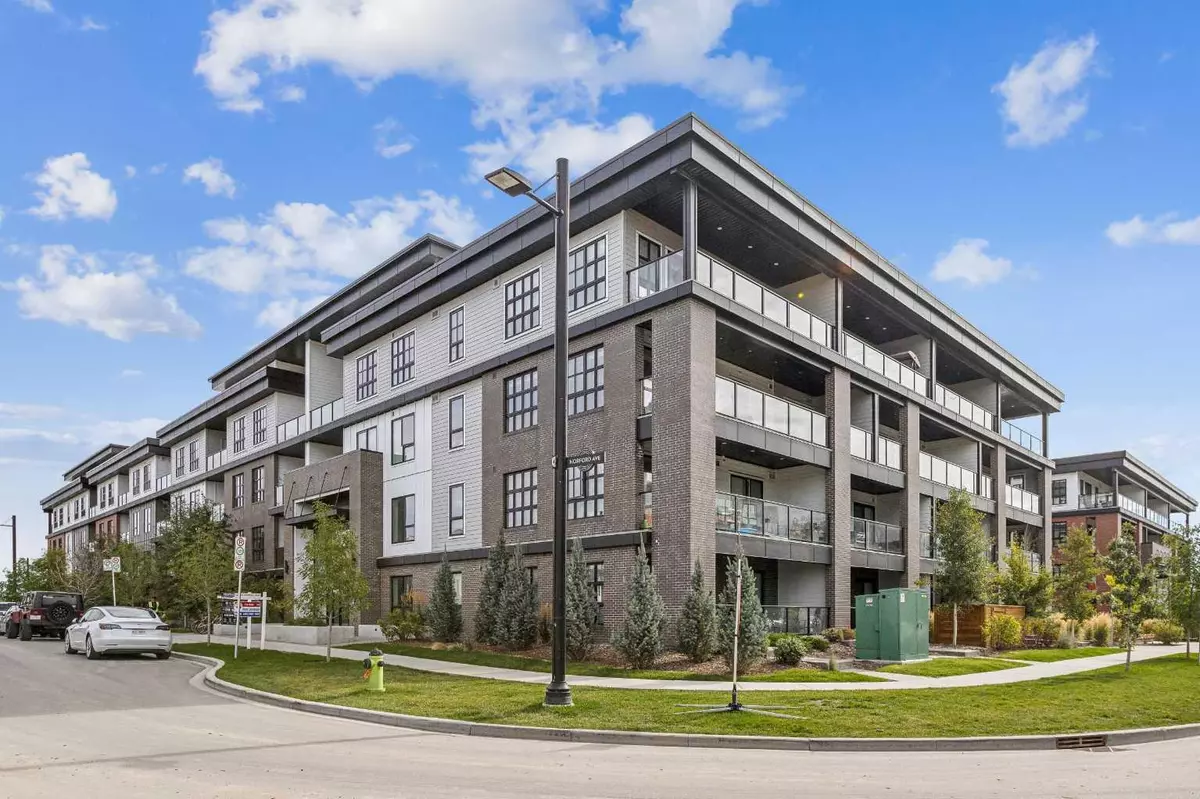 Calgary, AB T3B 6M2,4275 Norford Avenue NW #212