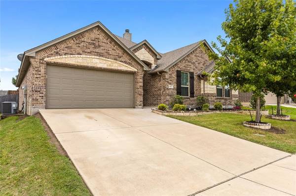 407 Lone Star Drive, Justin, TX 76247