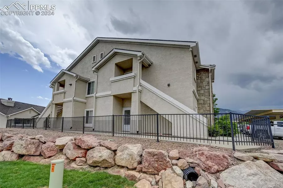 3875 Strawberry Field GRV #B, Colorado Springs, CO 80906