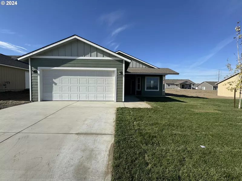 2906 CARDINAL PL, Umatilla, OR 97882