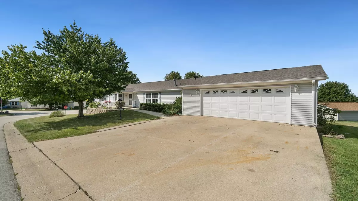 Machesney Park, IL 61115,8420 Willowtree Drive