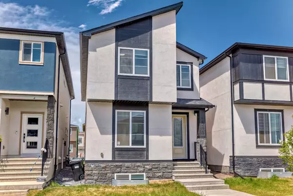 Calgary, AB T3J 2J2,4834 87 AVE NE