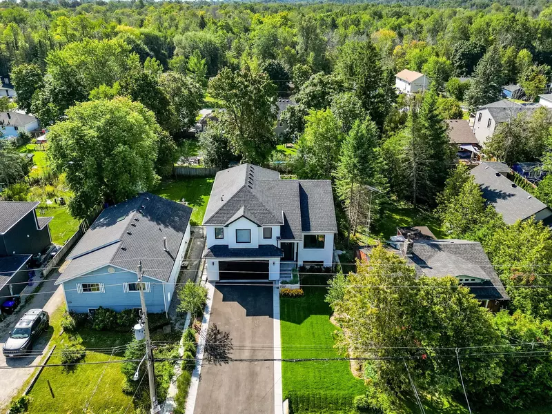 757 10th Line, Innisfil, ON L9S 3N3