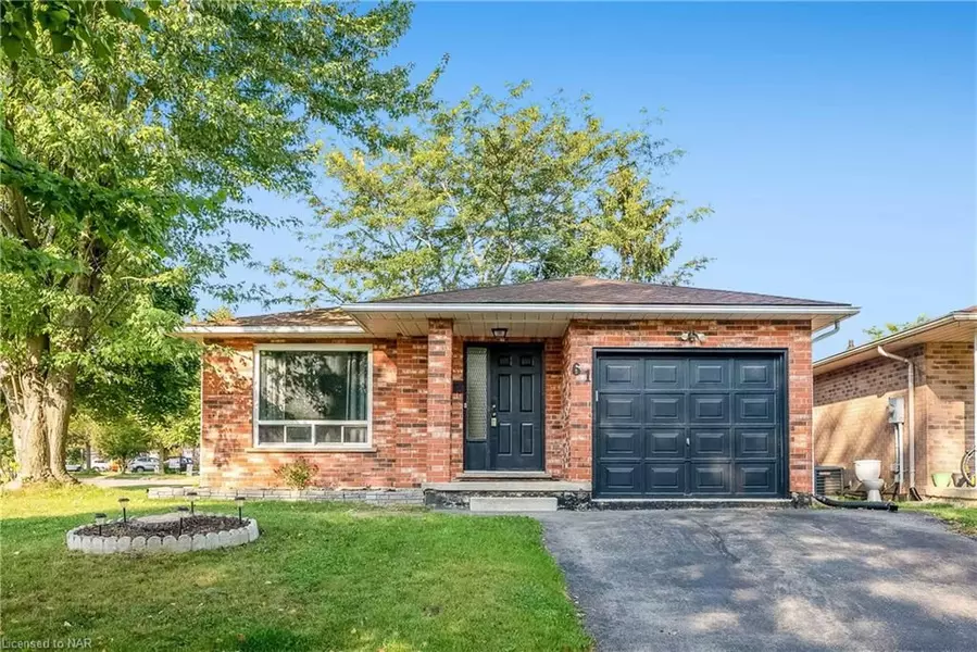 61 ROLLINS DR, Welland, ON L3C 6Z8