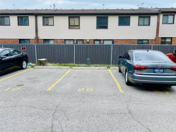 Oshawa, ON L1J 5Z7,936 Glen ST #305