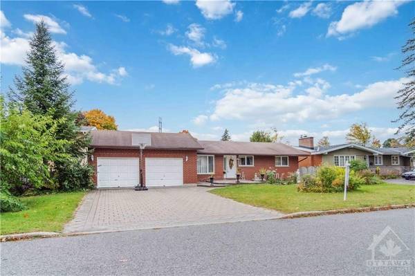 9 LARGO CRES, Meadowlands - Crestview And Area, ON K2G 3C6