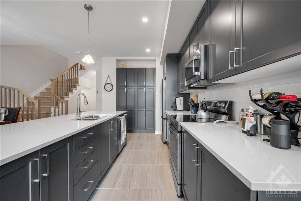 Orleans - Cumberland And Area, ON K4A 5M1,946 SOCCA CRES