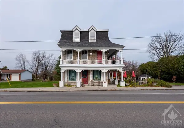 Cumberland, ON K4C 1A2,2607 OLD MONTREAL RD