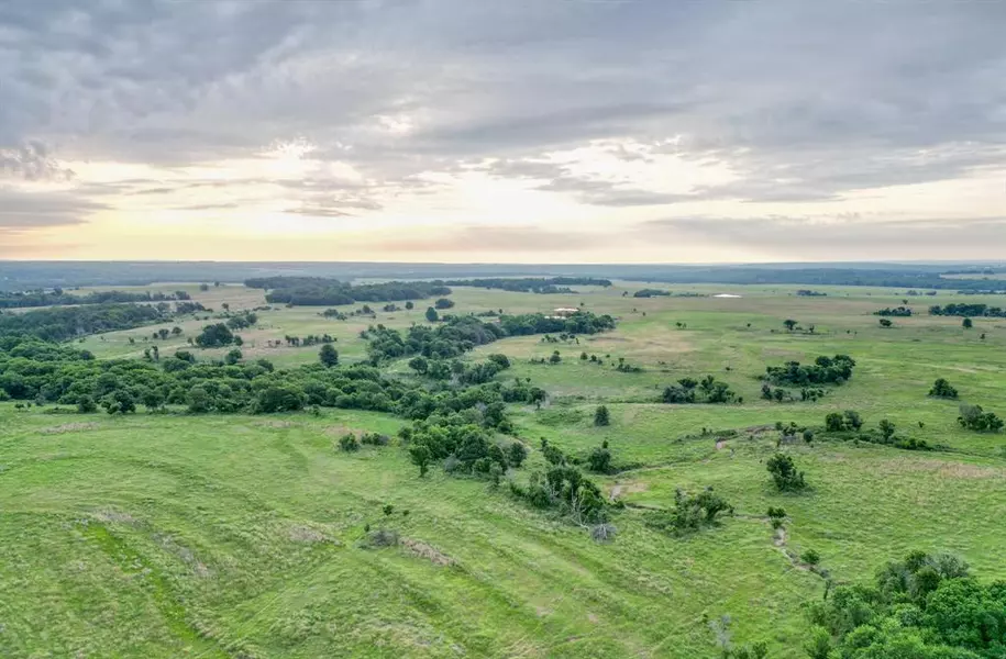 E Lakeview Road, Yale, OK 74085