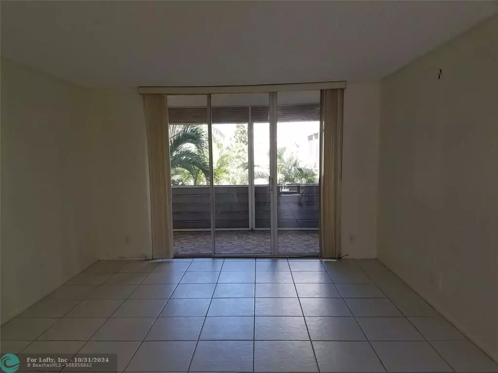 Lauderdale Lakes, FL 33313,4851 NW 26th Ct  #237