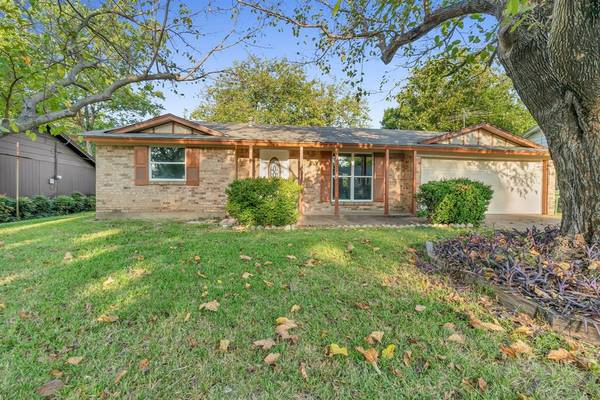 825 Gettysburg Place, Bedford, TX 76022