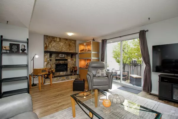 Red Deer, AB T4R 1R5,41 Baile Close