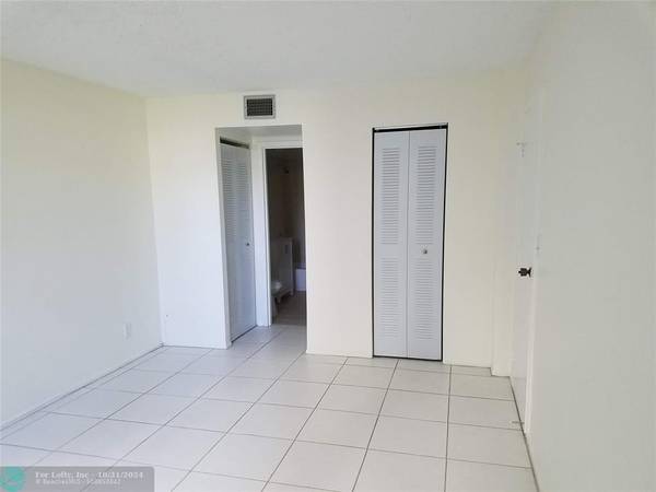 Lauderdale Lakes, FL 33313,4851 NW 26th Ct  #237