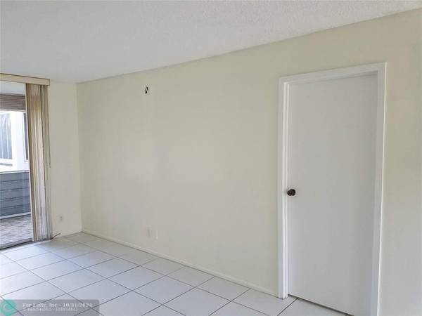 Lauderdale Lakes, FL 33313,4851 NW 26th Ct  #237