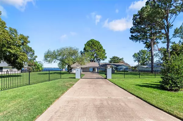 220 Matador Ranch Road, Trinidad, TX 75163