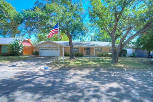 4608 Biscayne Drive, Haltom City, TX 76117