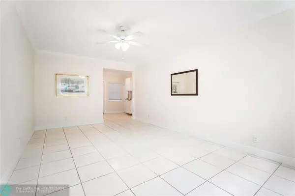 Hollywood, FL 33019,315 Van Buren St  #105B