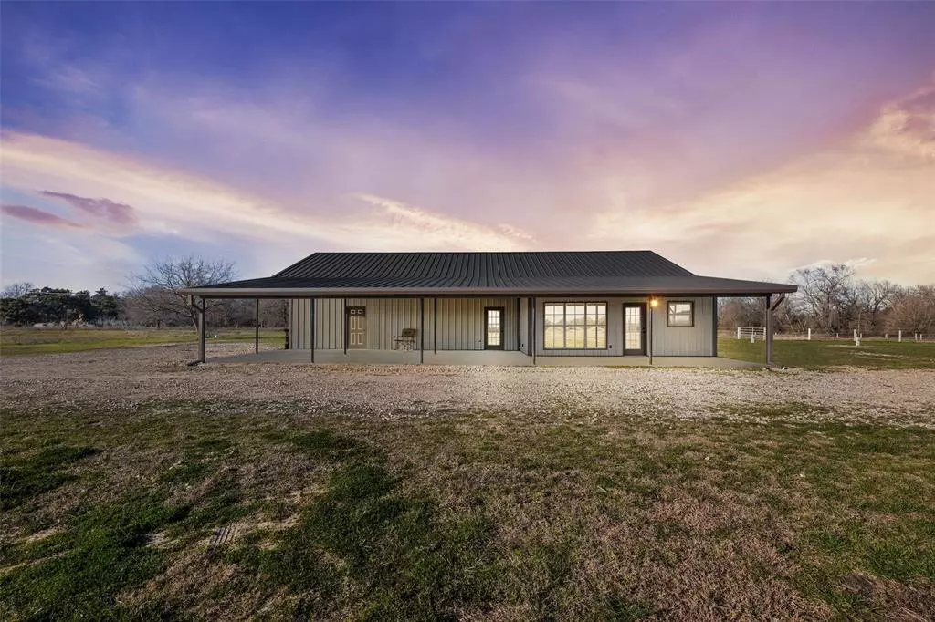 Quinlan, TX 75474,1854 County rd 3520