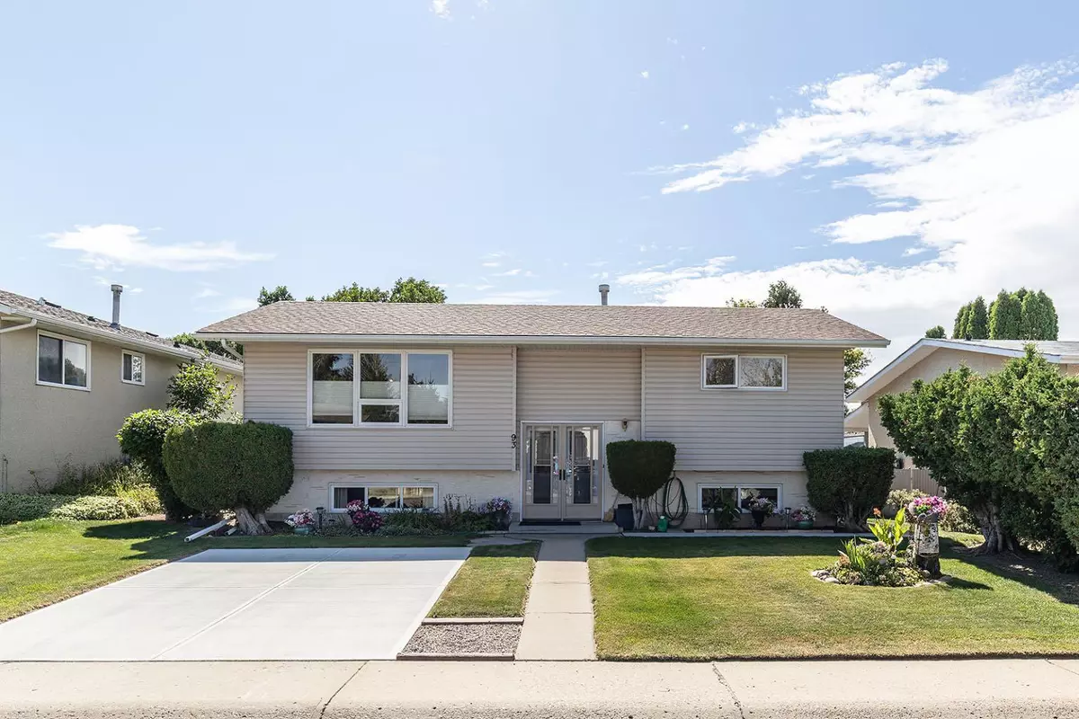 Medicine Hat, AB T1B 1N2,93 Clelland CRES SE